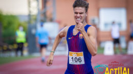 En la imagen, Pablo Sánchez-Valladares, que ayer batía el récord de la pista con 1:46:39. Foto: Kike Ayala.